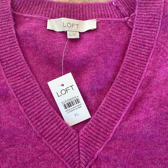 NWT - Loft Pink V-Neck Sweater - Size XL - Picture 3 of 3